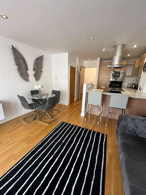 Two Br Flat 5 Mins Walk From London Eye G96 Appartement Buitenkant foto